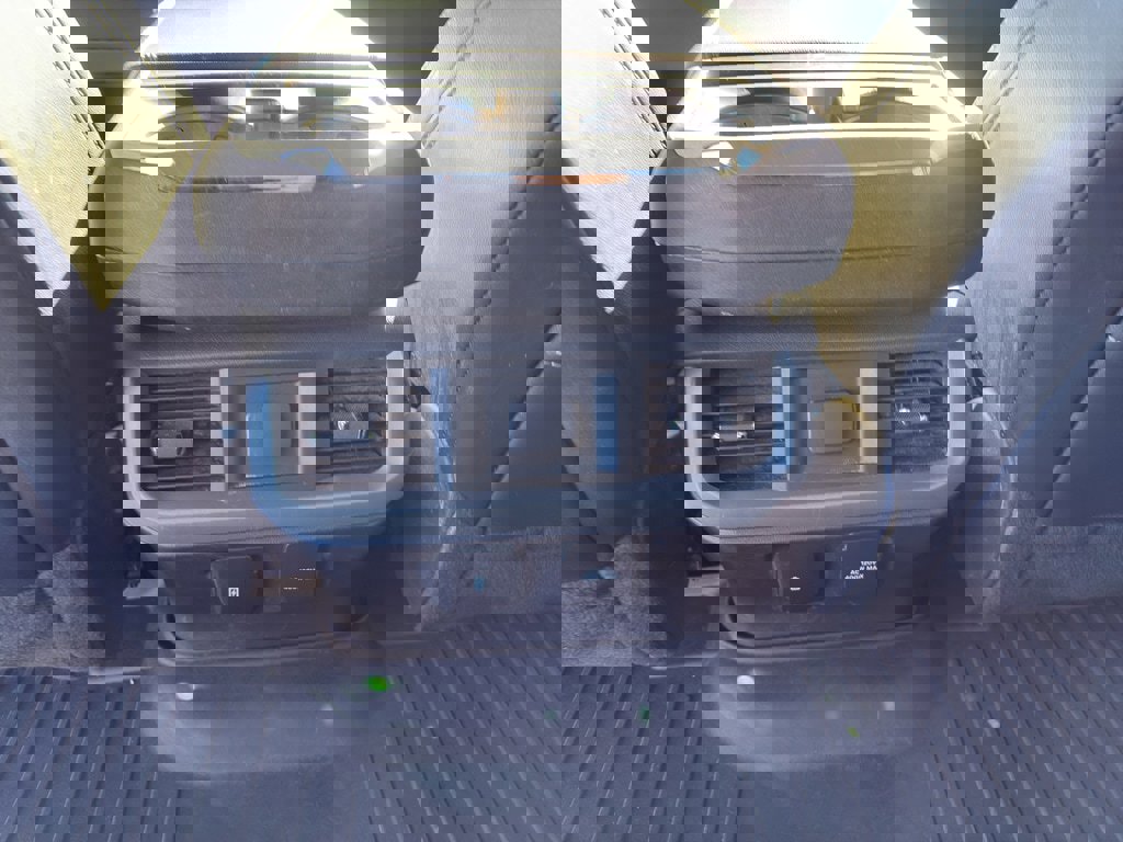 Used 2021 Ford F150 Lariat w/ Max Trailer Tow Package image 22