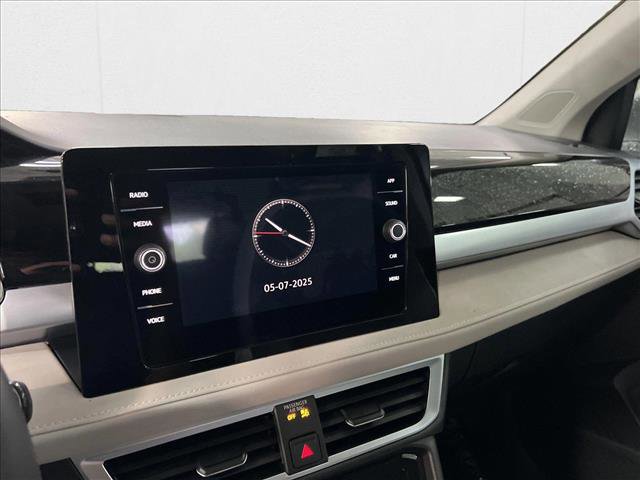 New 2025 Volkswagen Taos SE image 12