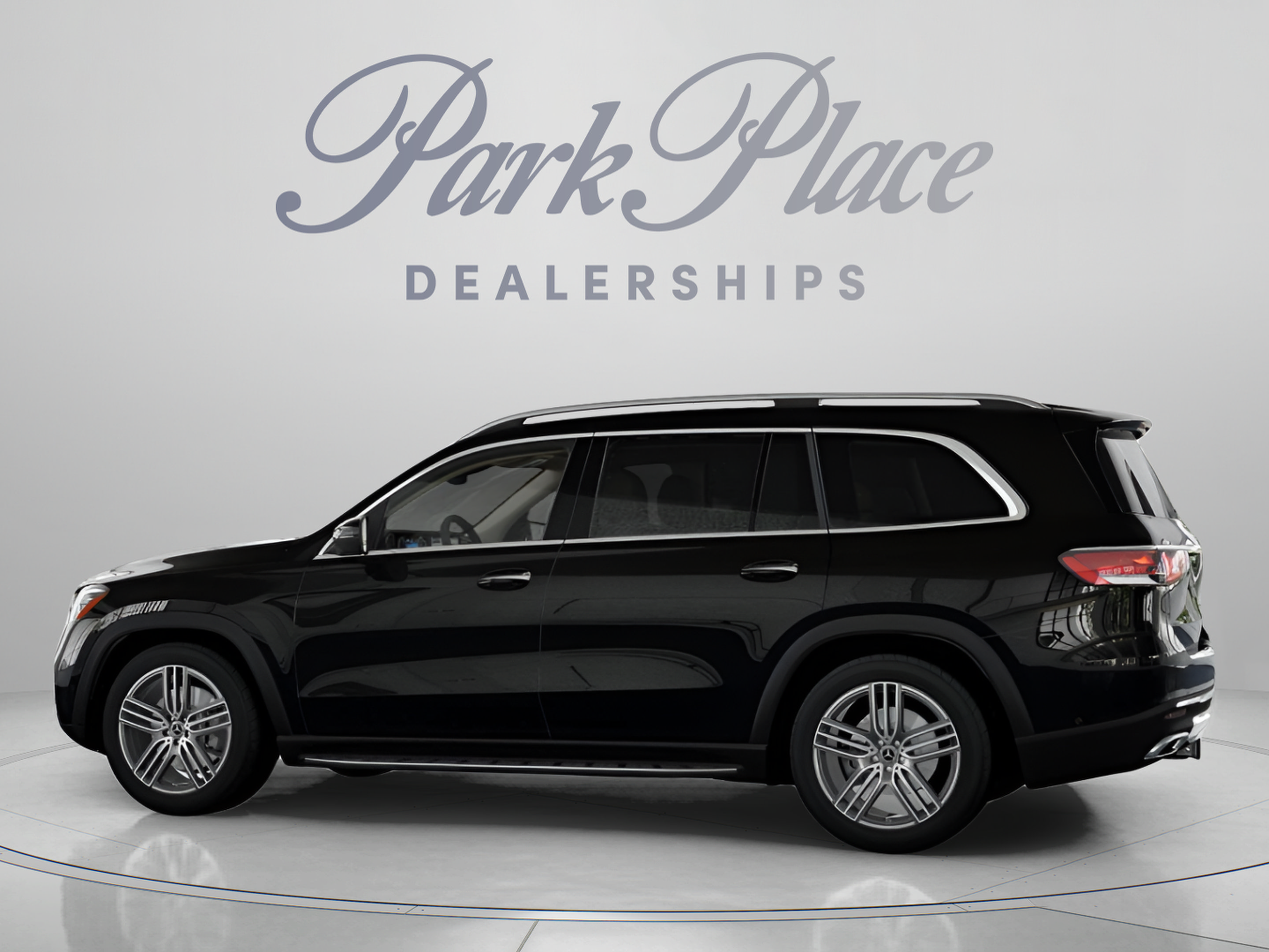 Used 2026 Mercedes-Benz GLS 450 4MATIC image 9