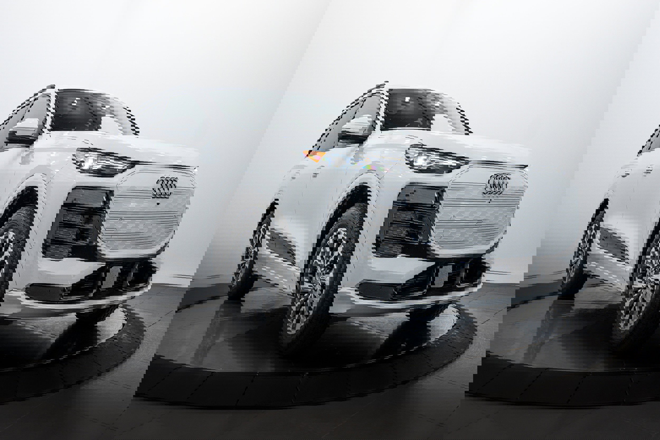New 2025 Audi Q6 e-tron Premium