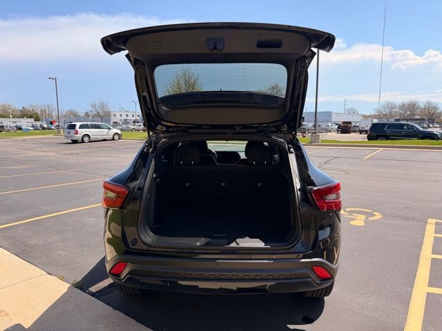 Certified 2024 Chevrolet Trax RS w/ Driver Confidence Package FWD image 21