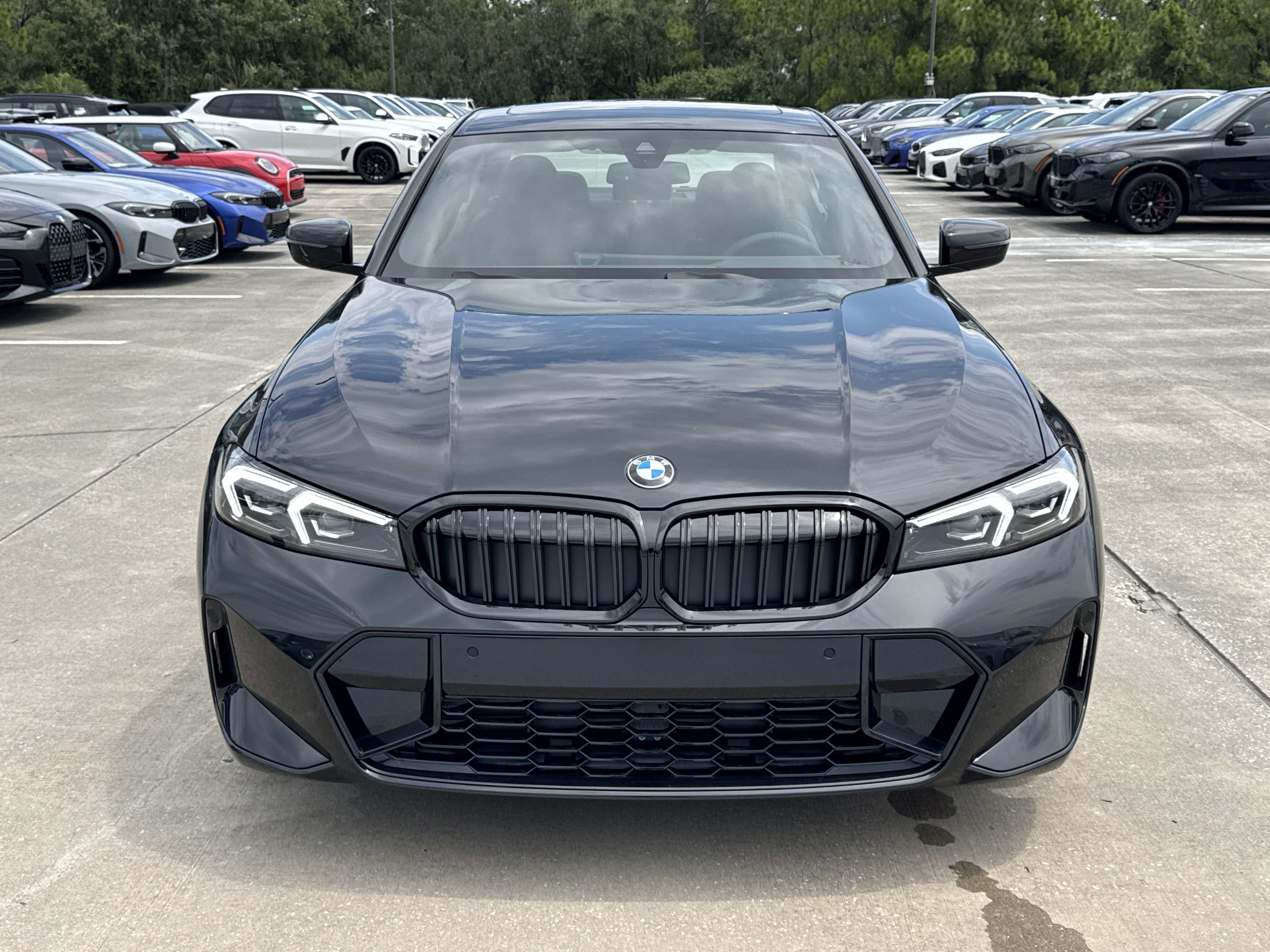 New 2026 BMW 330i Sedan w/ M Sport Package RWD image 2