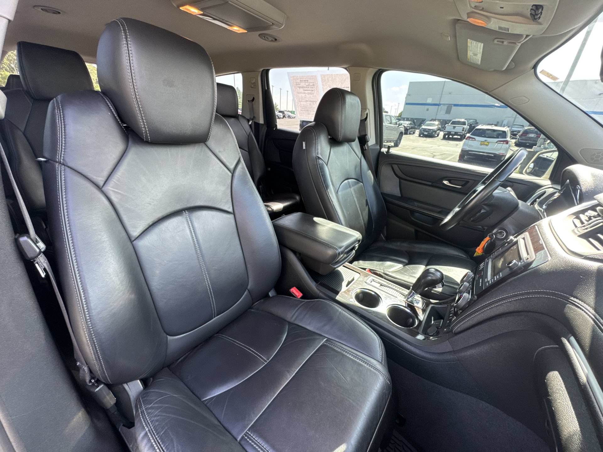 Used 2015 Chevrolet Traverse LT FWD image 25