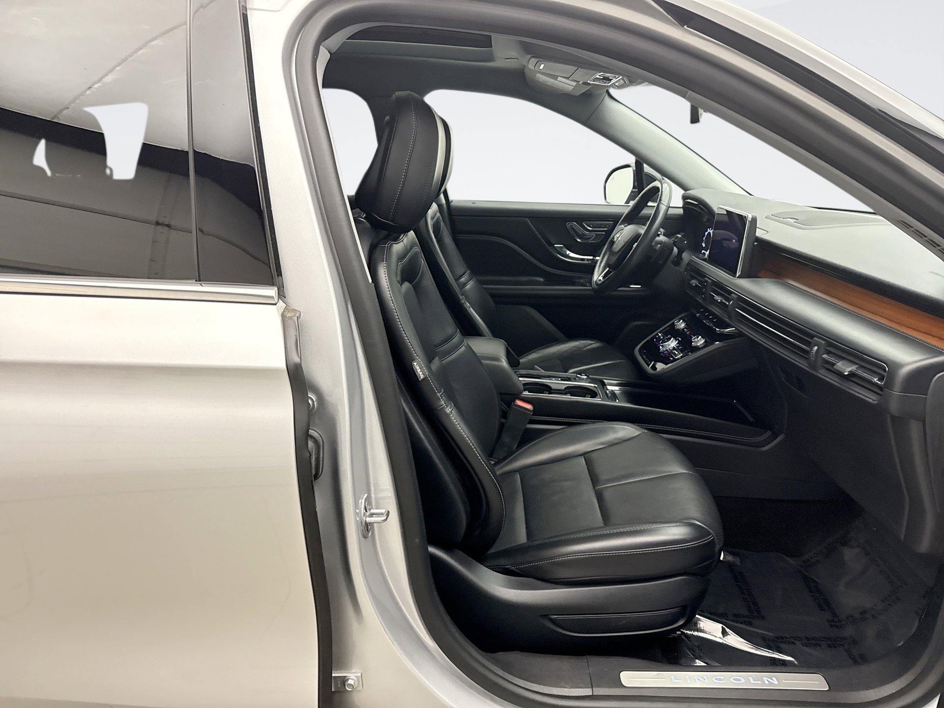 Used 2020 Lincoln Corsair Reserve w/ Equipment Group 201A image 18