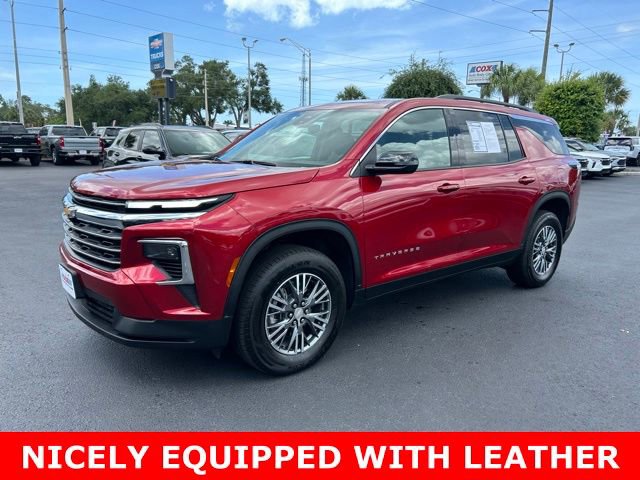 Used 2025 Chevrolet Traverse LT AWD/4WD image 3