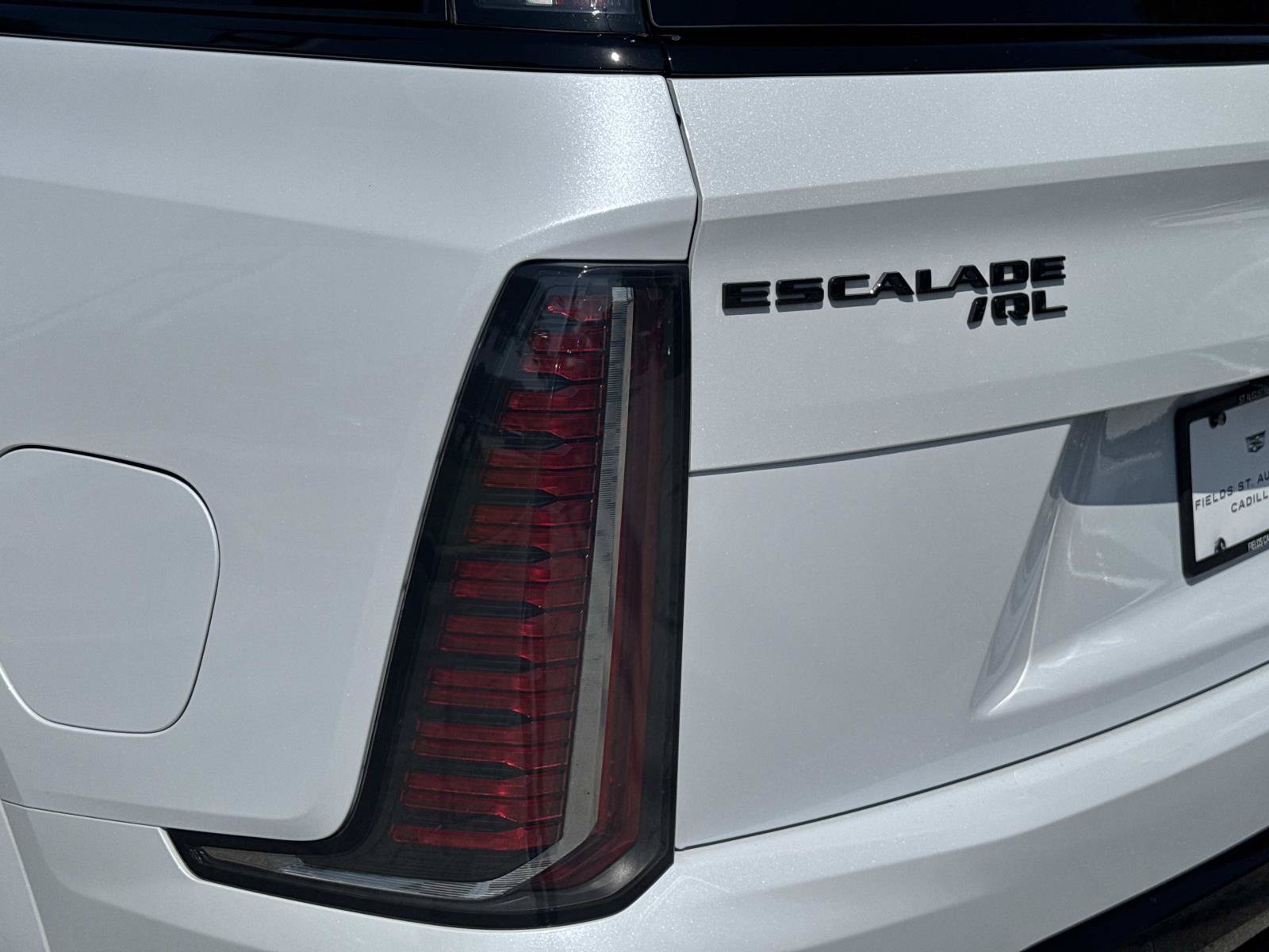 Used 2026 Cadillac Escalade IQL Sport 1 w/ LPO, ONYX Package AWD/4WD image 11