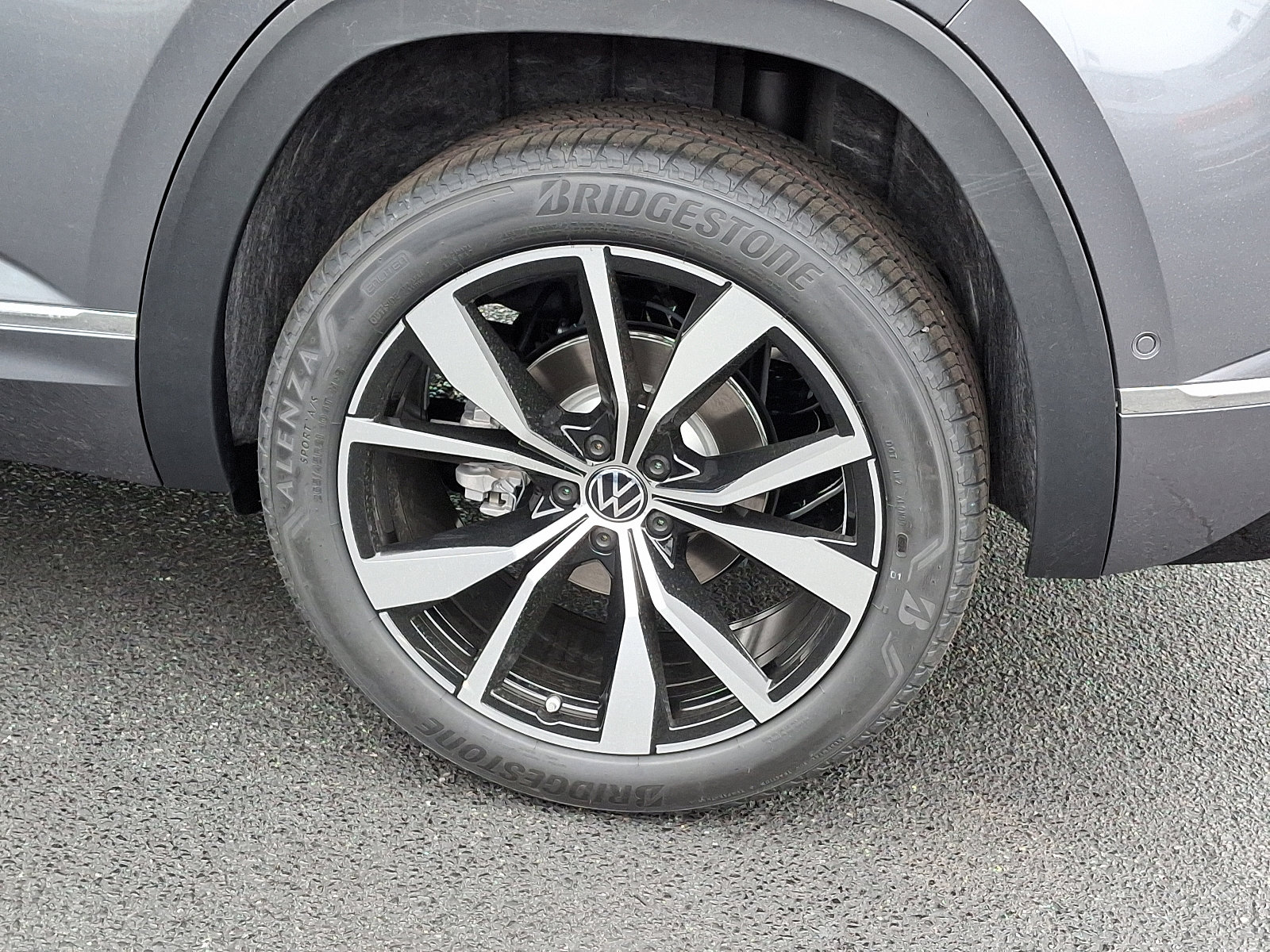 New 2025 Volkswagen Atlas Cross Sport SEL Premium R-Line image 5