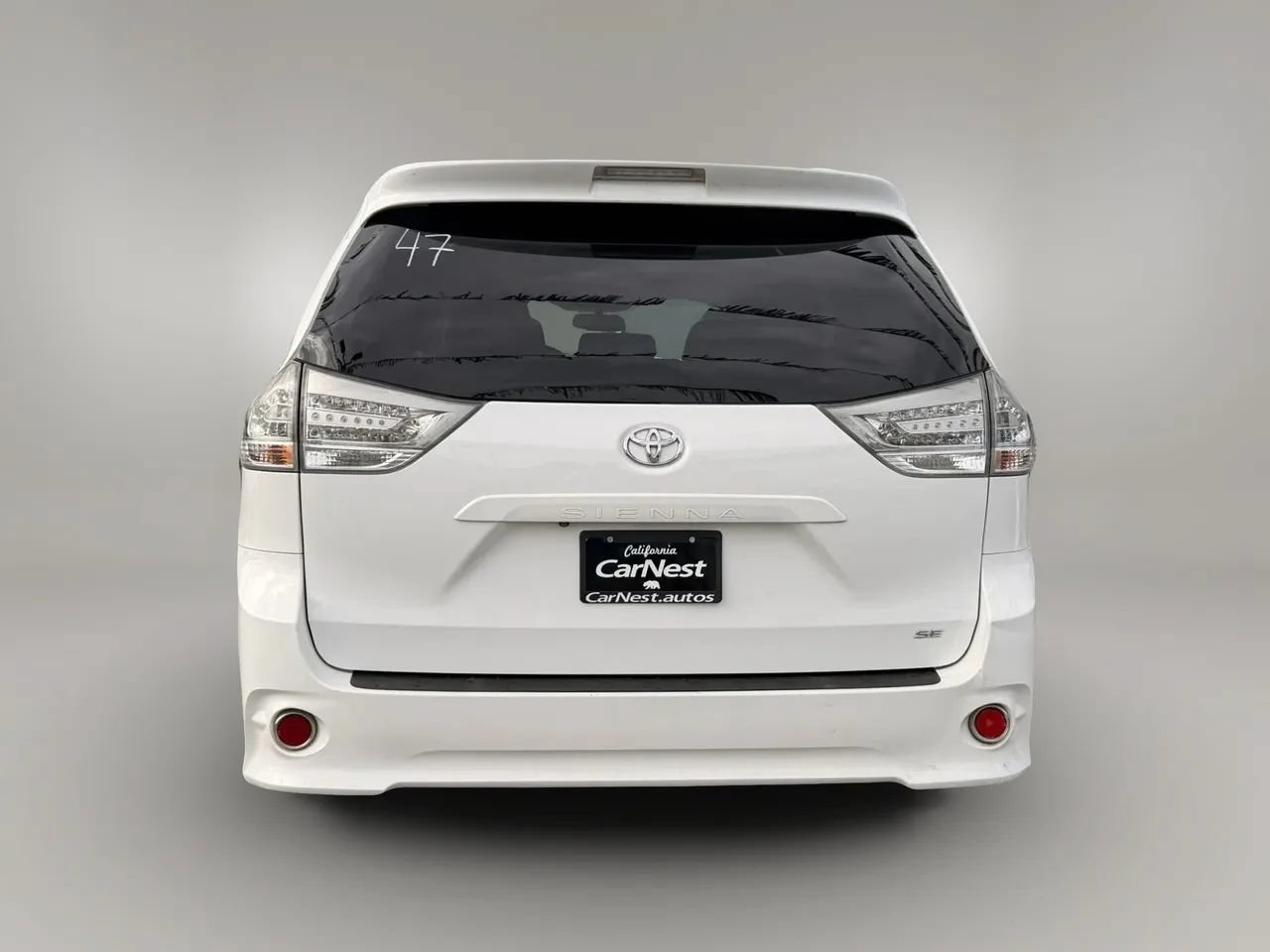 Used 2015 Toyota Sienna SE w/ SE Preferred Package FWD image 12