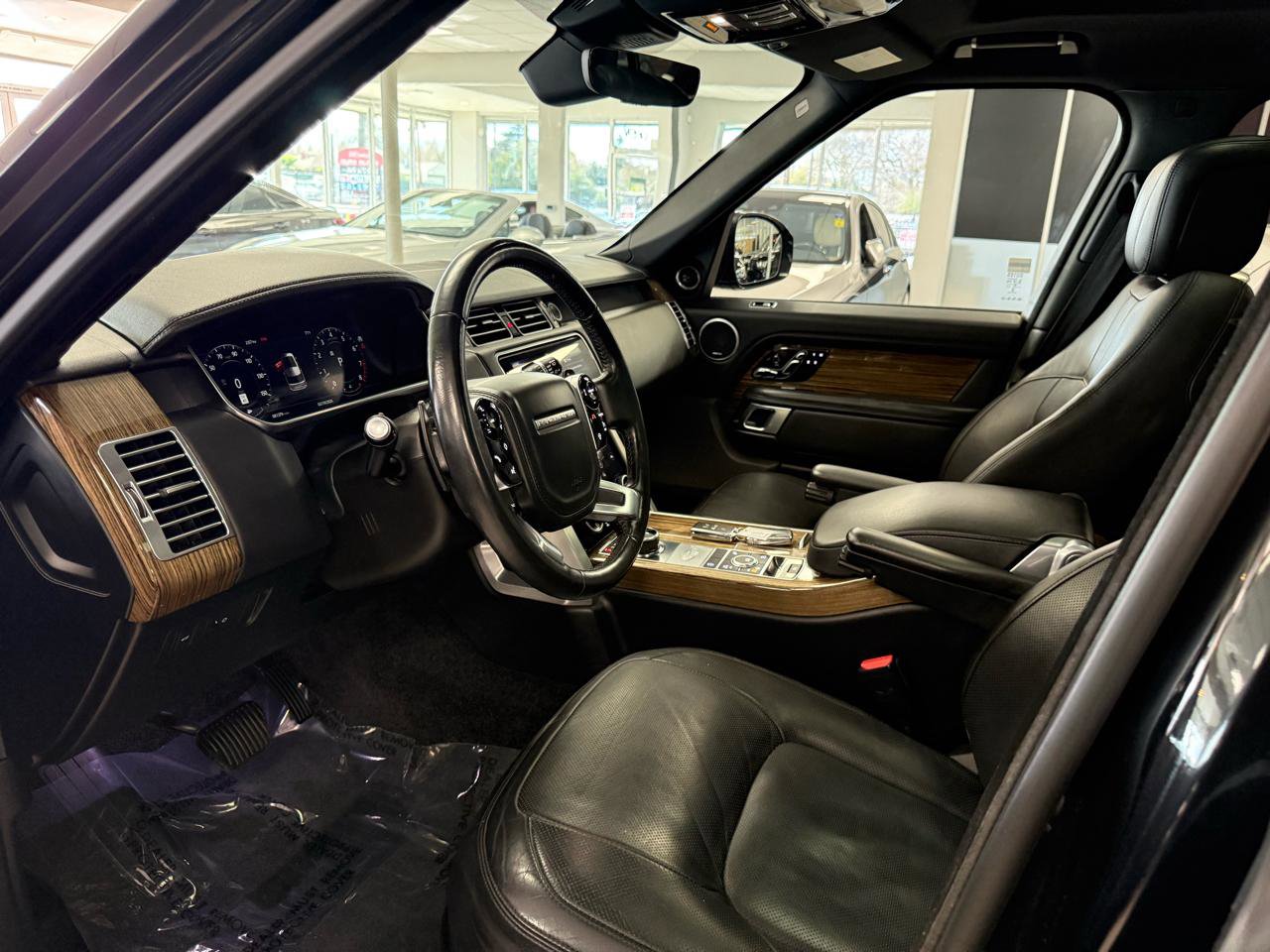 Used 2018 Land Rover Range Rover HSE image 9