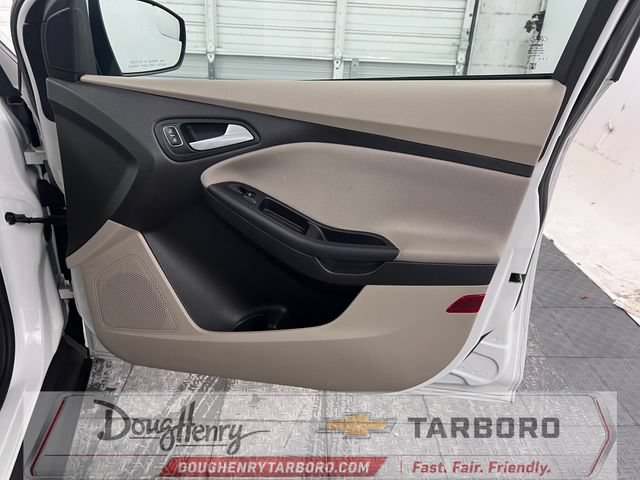 Used 2015 Ford Focus SE FWD image 33