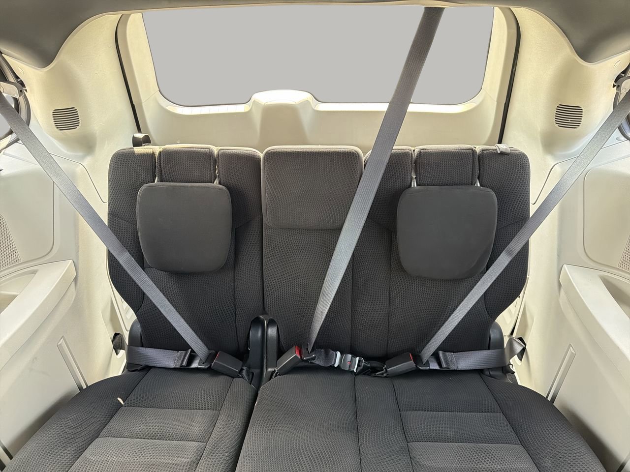 Used 2016 Dodge Grand Caravan SE FWD image 17