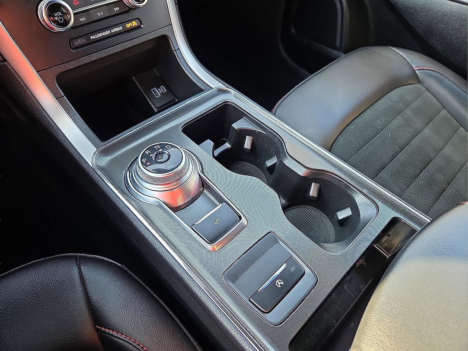 Certified 2024 Ford Edge ST-Line w/ Class II Trailer Tow Package AWD/4WD image 25