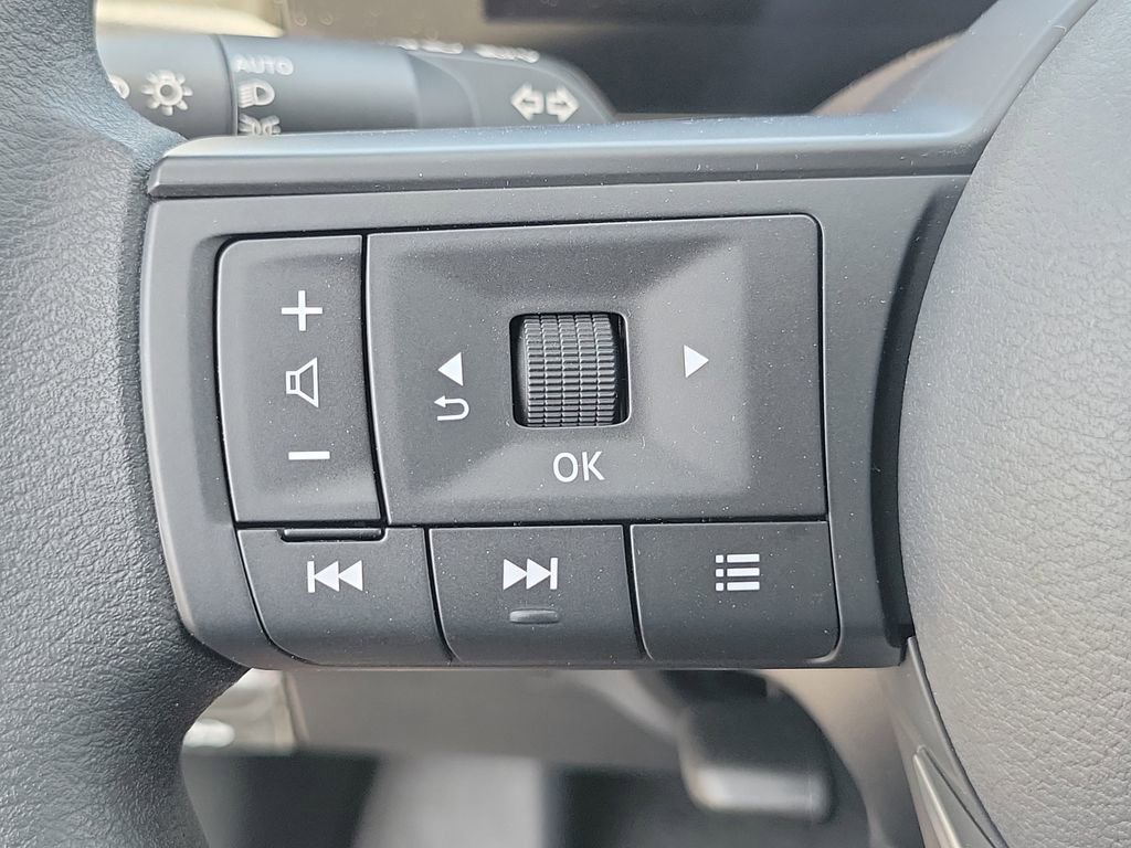 New 2026 Nissan Kicks SV w/ Charging Package FWD image 5