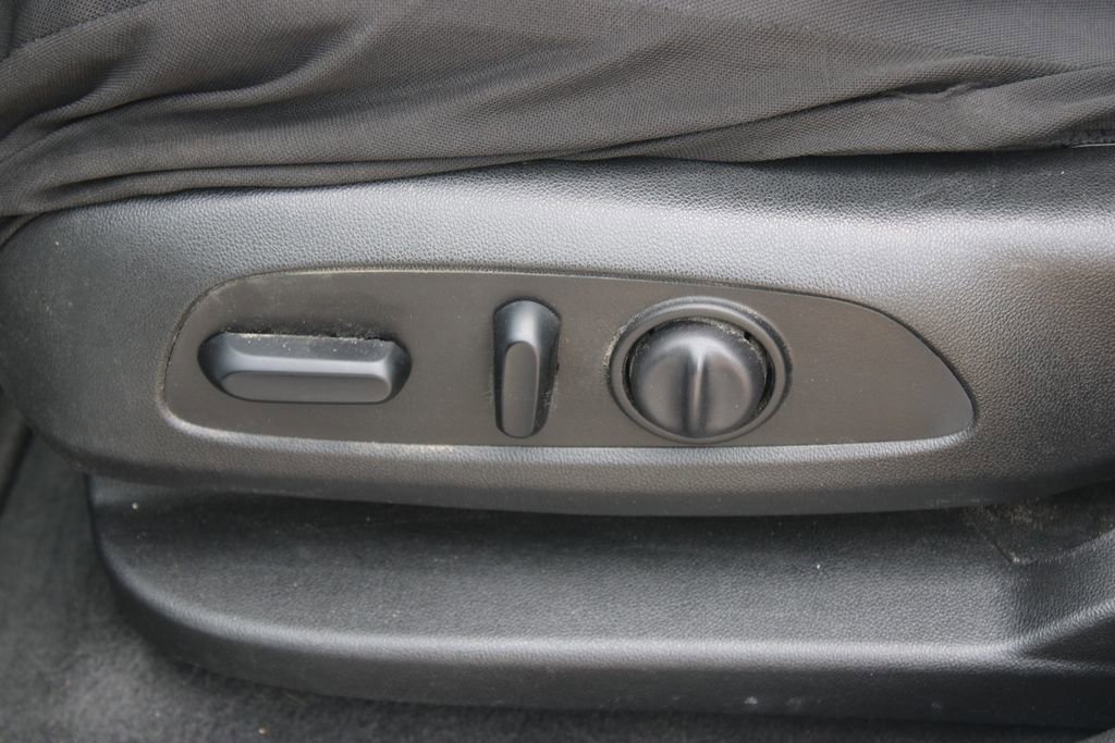 Used 2020 Chevrolet Blazer LT image 21