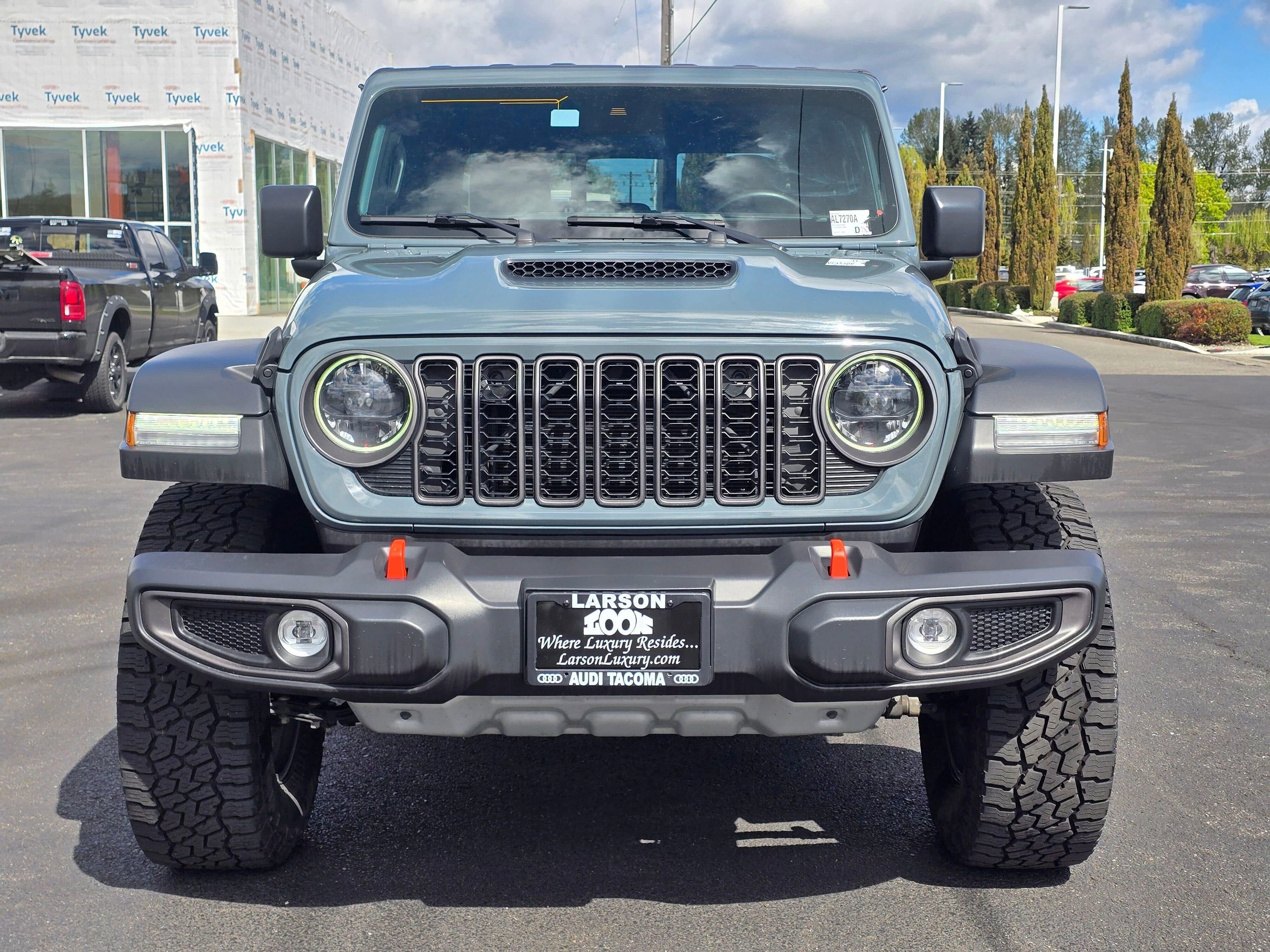 Used 2024 Jeep Gladiator Mojave w/ Convenience Group image 9