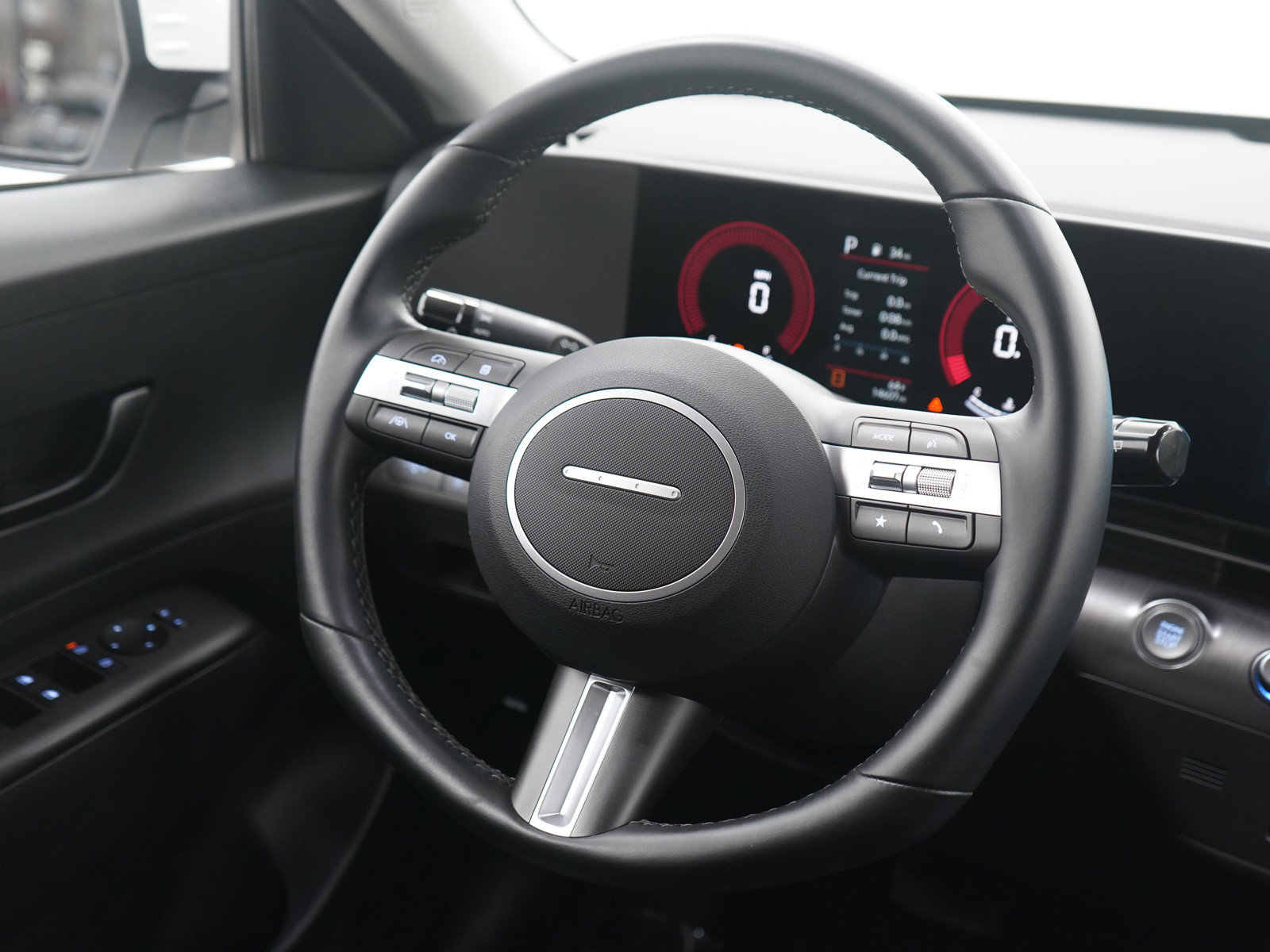 Used 2025 Hyundai Kona SEL image 16