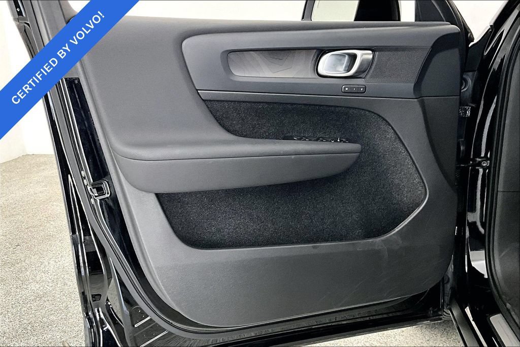 Certified 2023 Volvo C40 Recharge Core w/ Protection Package Premier AWD/4WD image 21