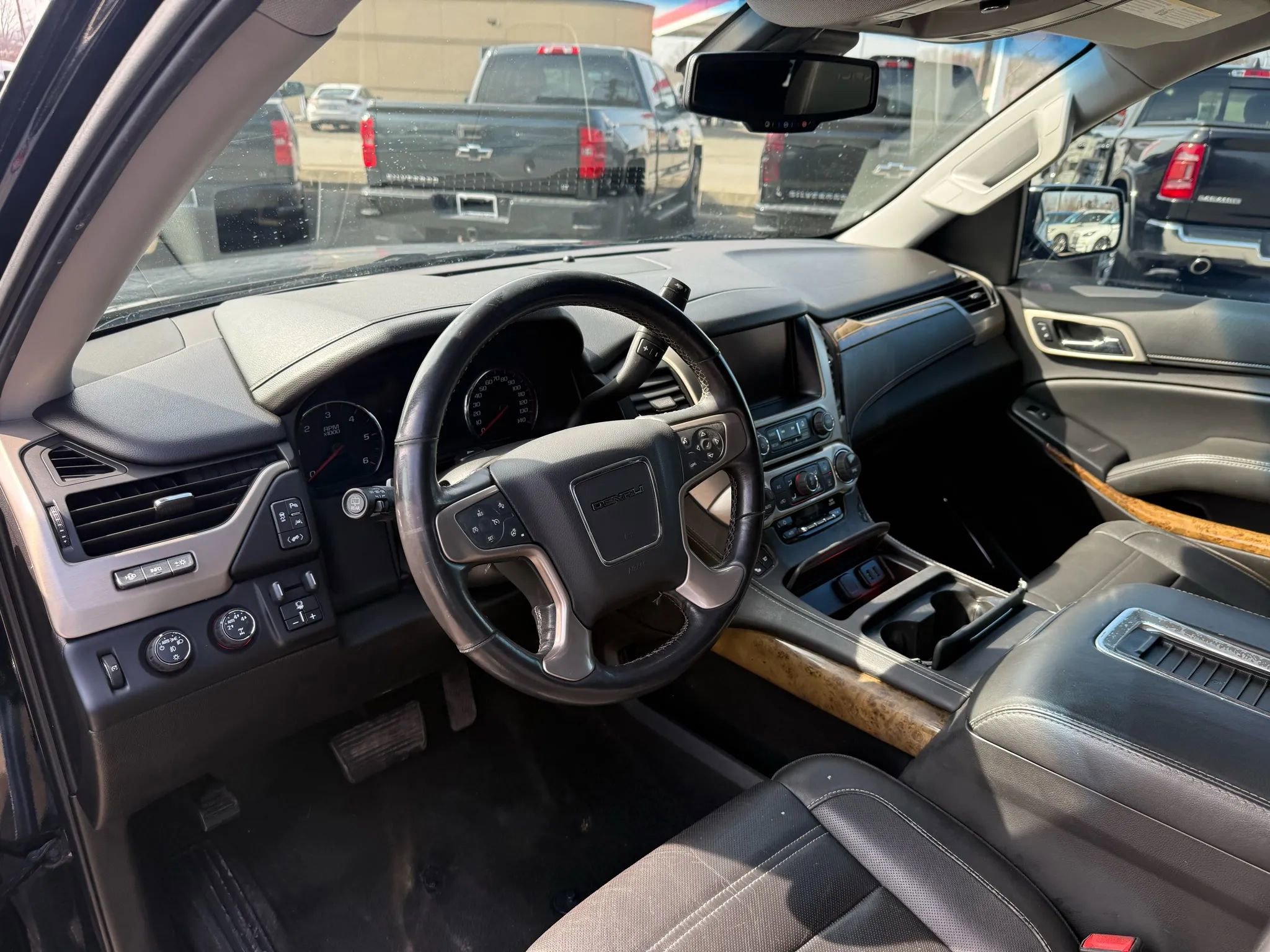 Used 2016 GMC Yukon Denali w/ Open Road Package image 18
