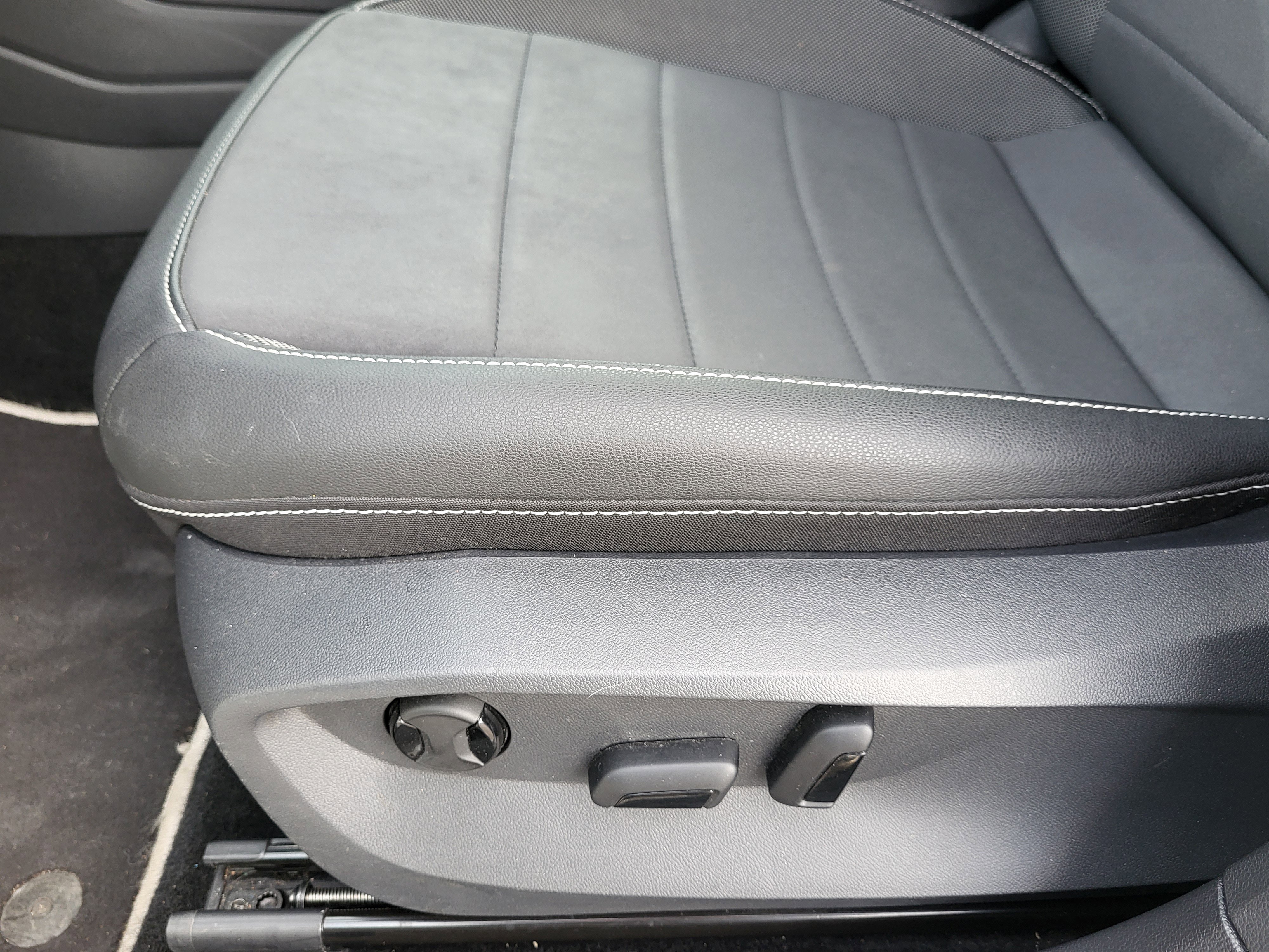 Used 2023 Volkswagen Taos SE image 18