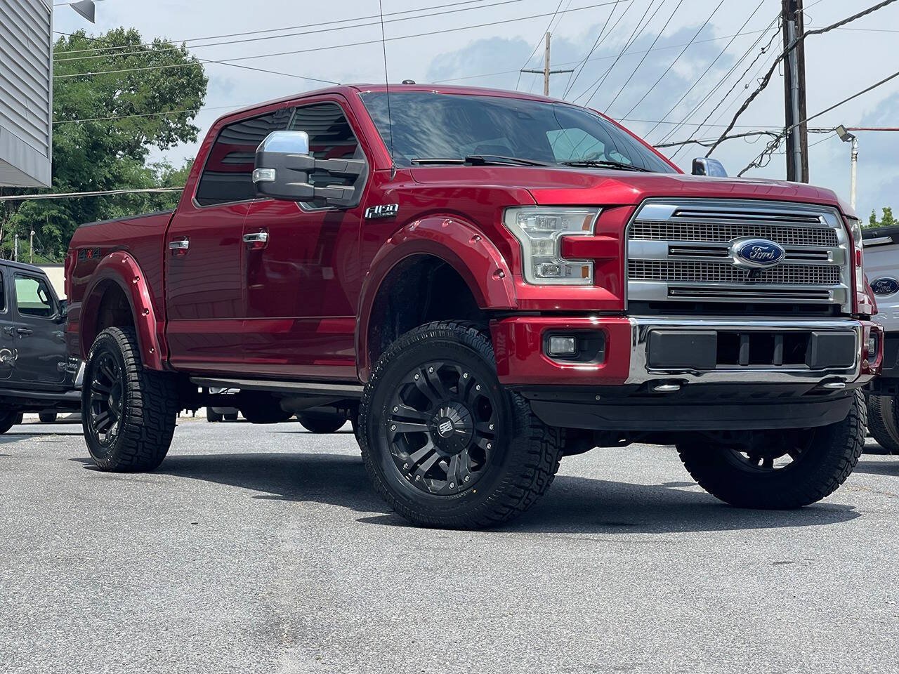 Used 2015 Ford F150 Platinum w/ Equipment Group 701A Luxury AWD/4WD image 1