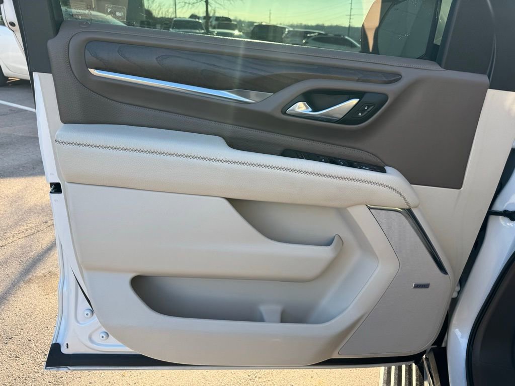 Used 2023 GMC Yukon XL Denali w/ Denali Reserve Package image 10