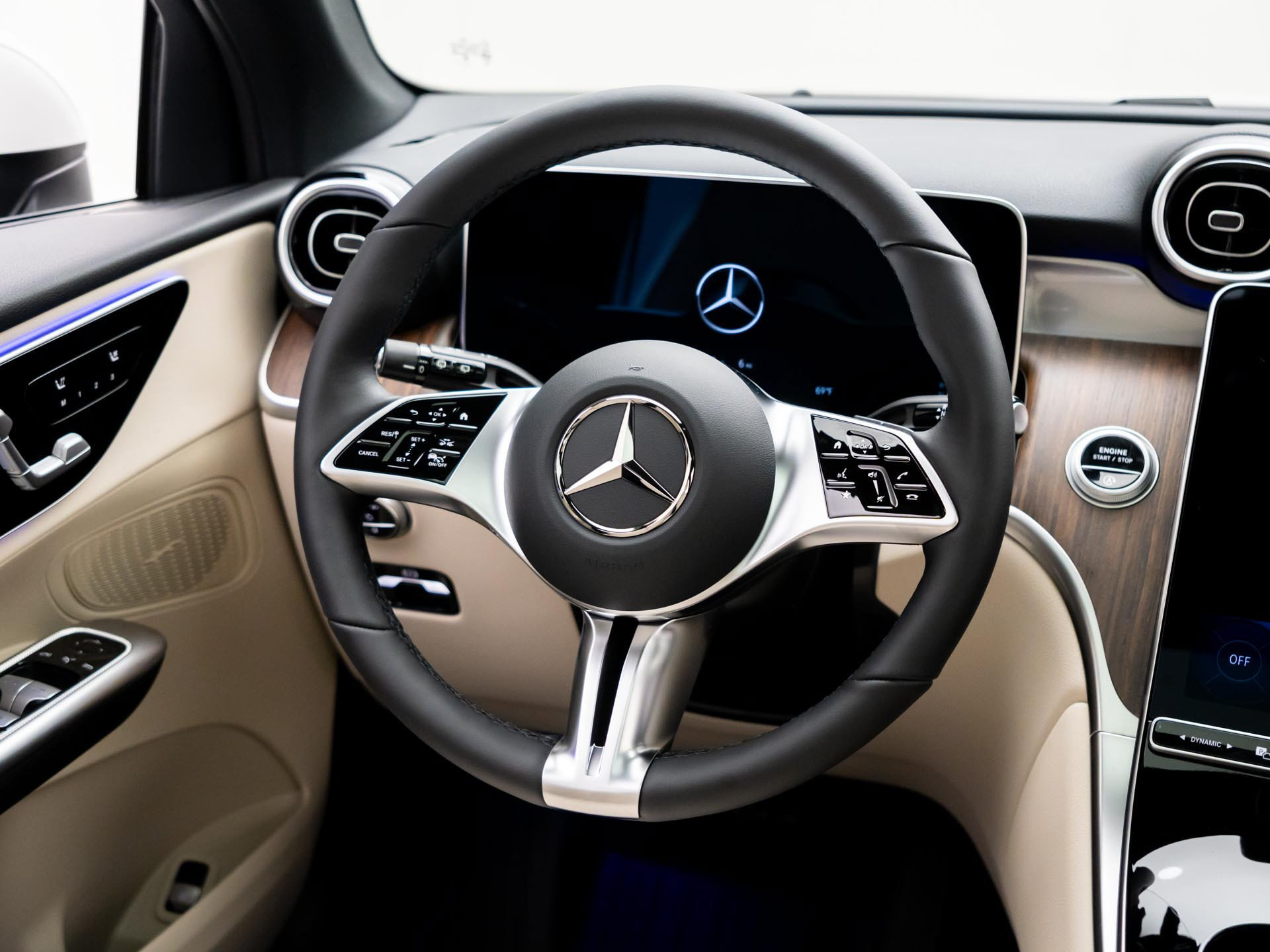 New 2027 Mercedes-Benz GLC 300 4MATIC image 11