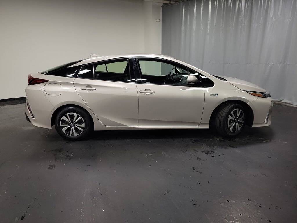 Used 2018 Toyota Prius Prime Plus image 9