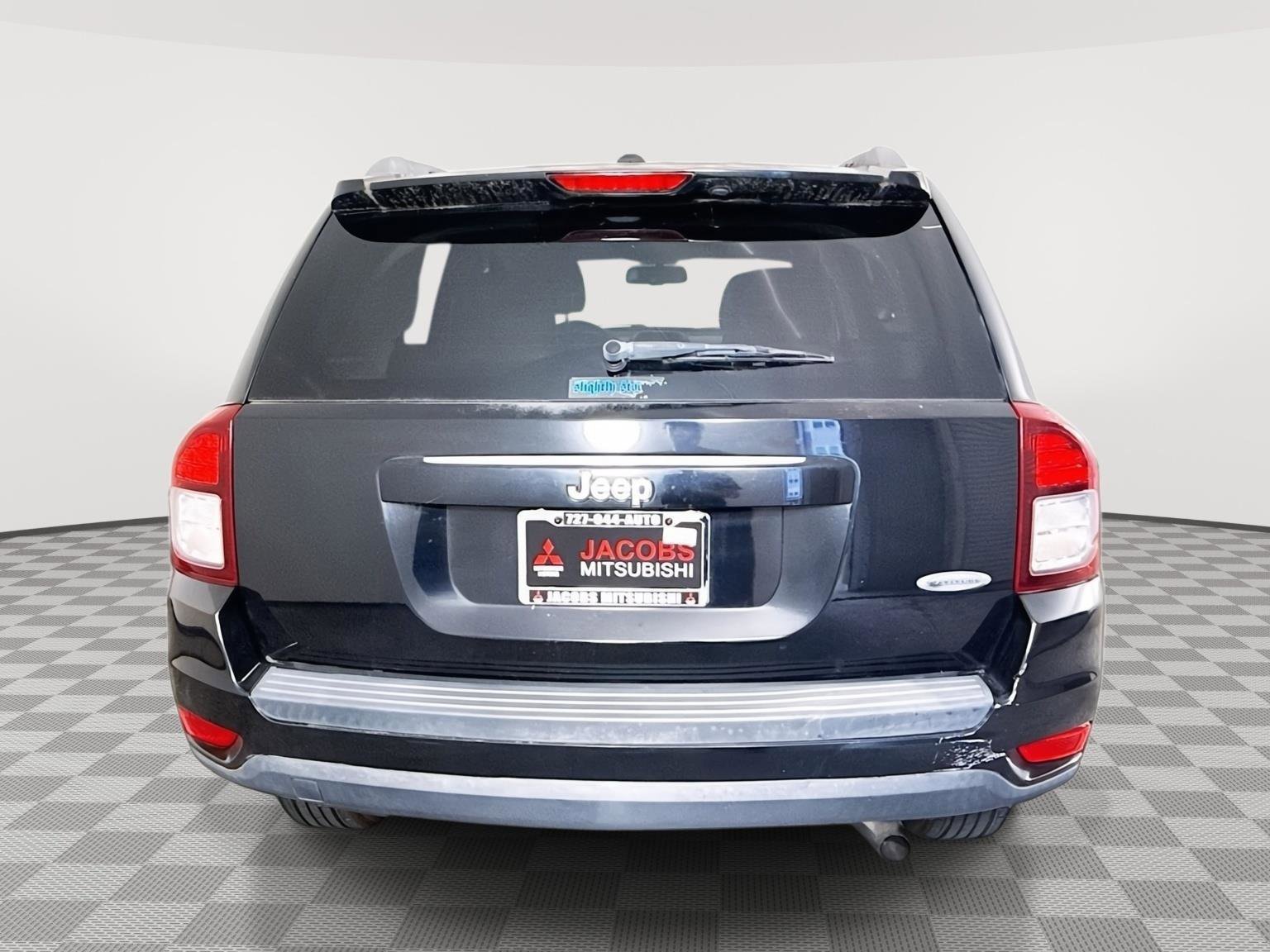 Used 2017 Jeep Compass Latitude FWD image 7