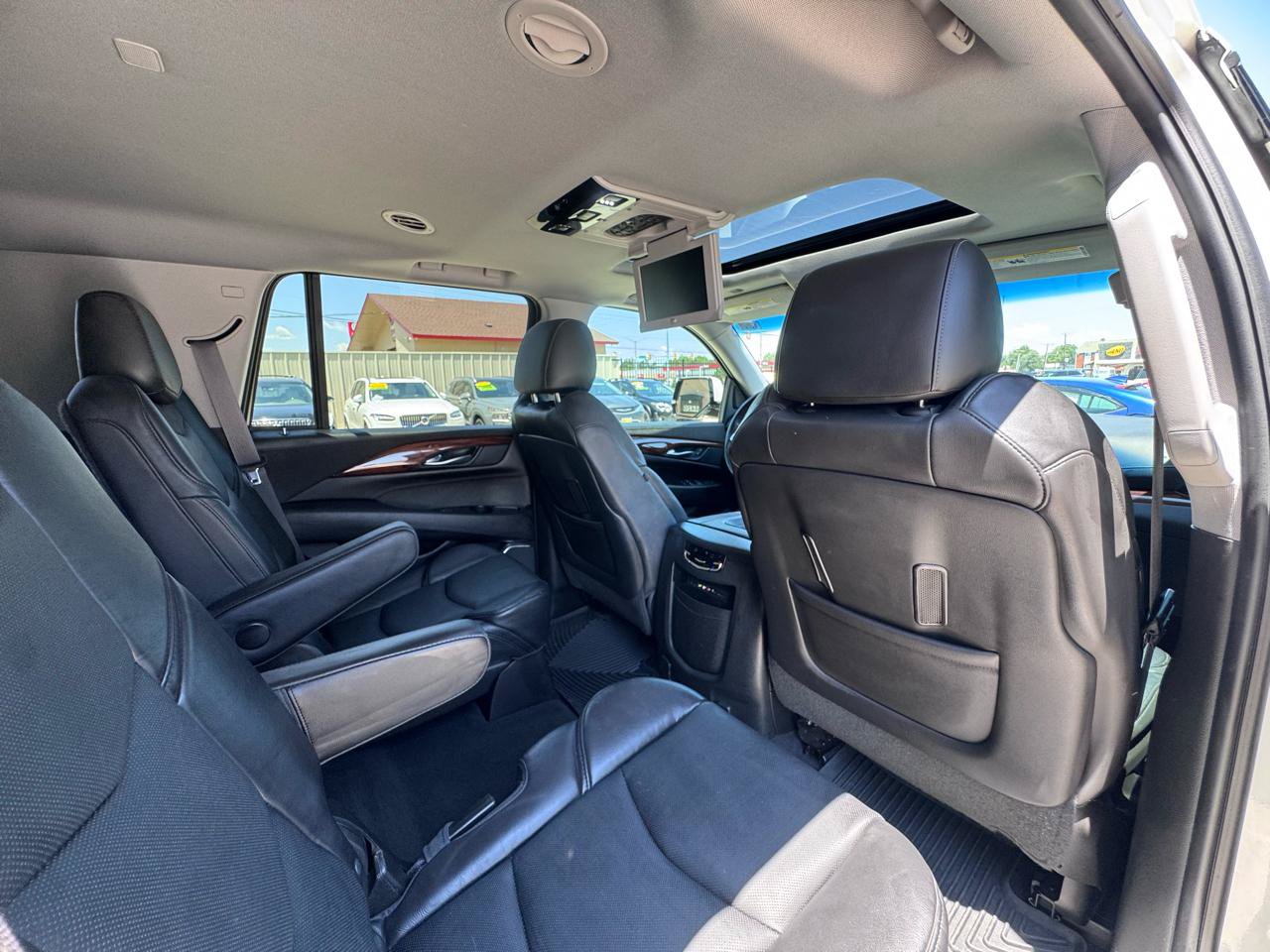Used 2015 Cadillac Escalade Premium RWD image 61