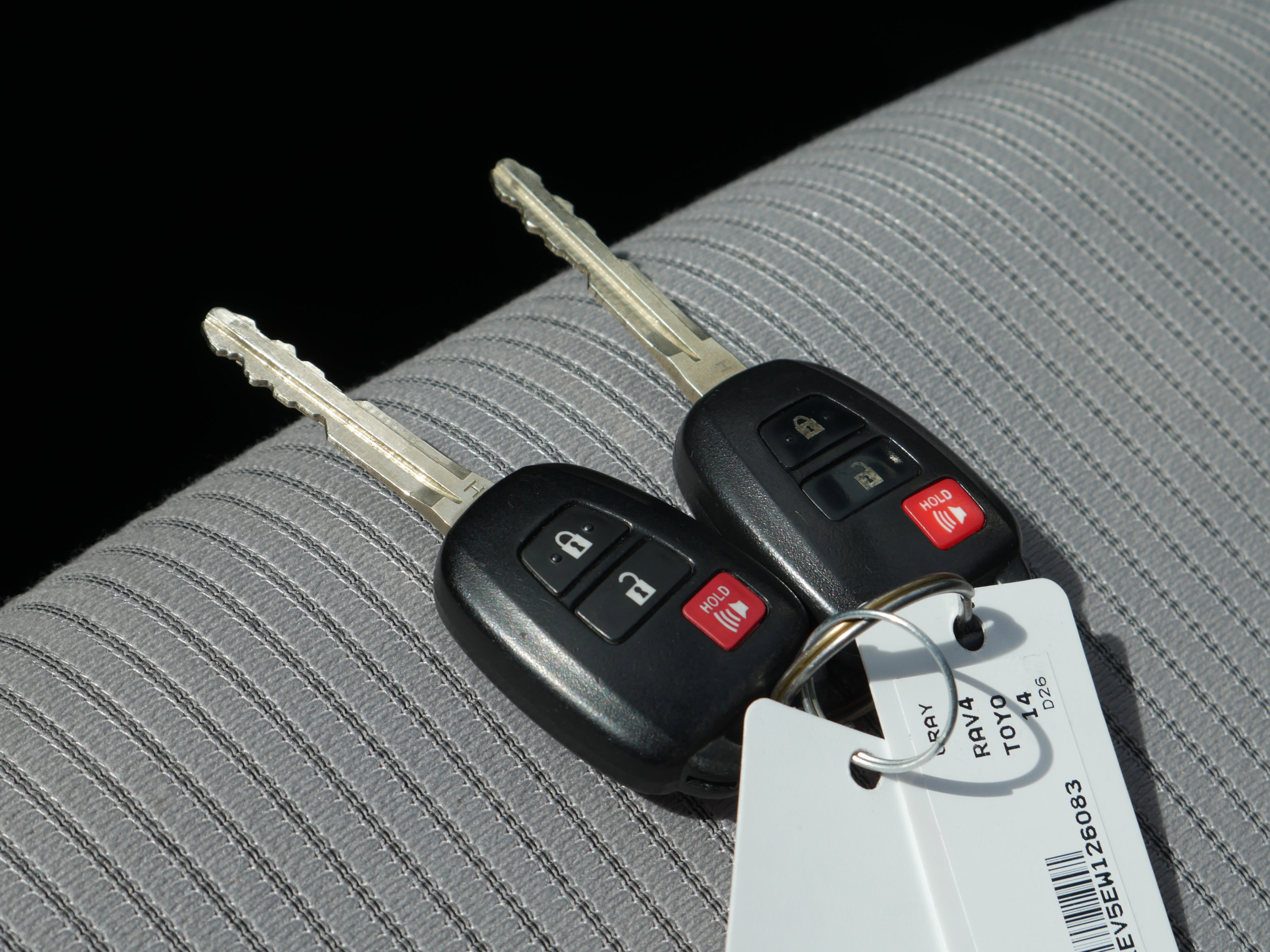 Used 2014 Toyota RAV4 XLE FWD image 33