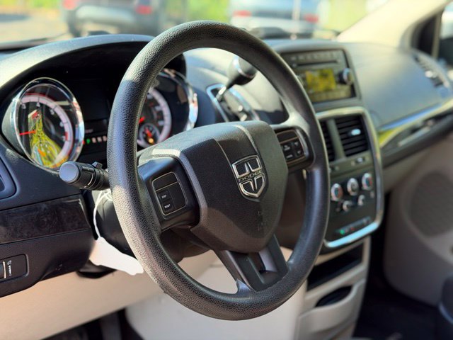 Used 2013 Dodge Grand Caravan SE FWD image 7