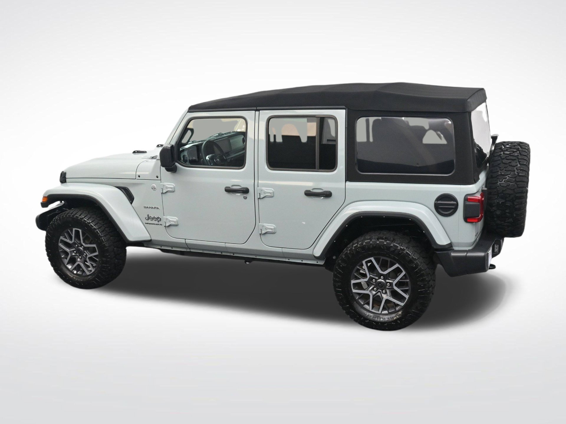 Used 2024 Jeep Wrangler Unlimited Sahara w/ Safety Group AWD/4WD image 28