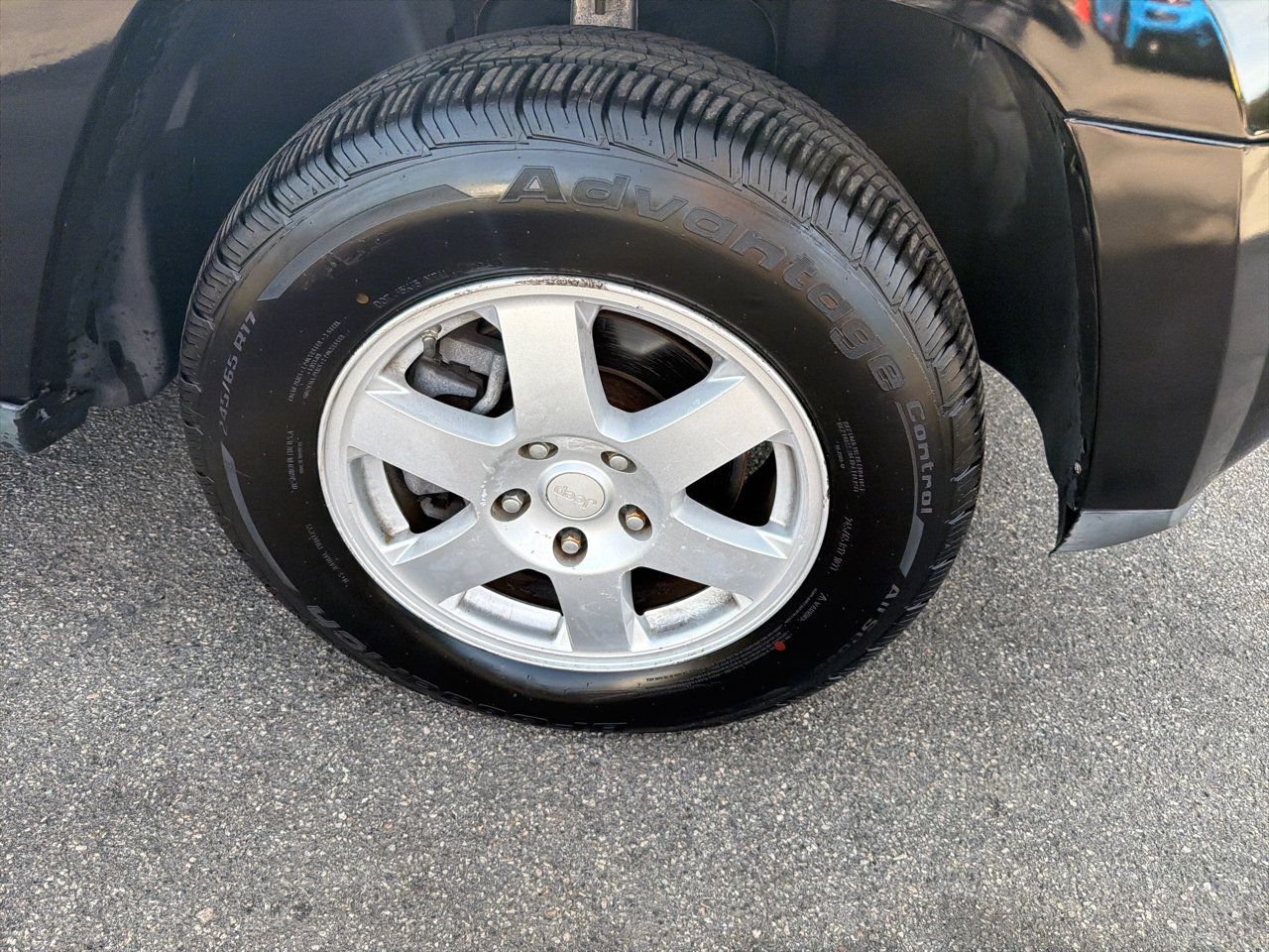 Used 2009 Jeep Grand Cherokee Laredo image 4