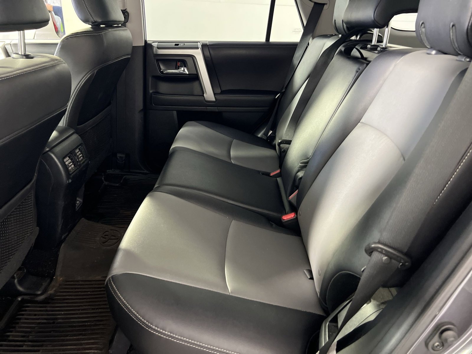 Used 2023 Toyota 4Runner SR5 Premium w/ Moonroof Package RWD image 25