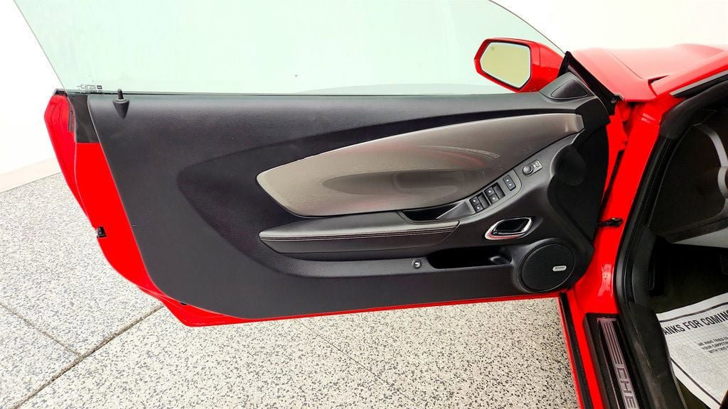 Used 2015 Chevrolet Camaro SS RWD image 11