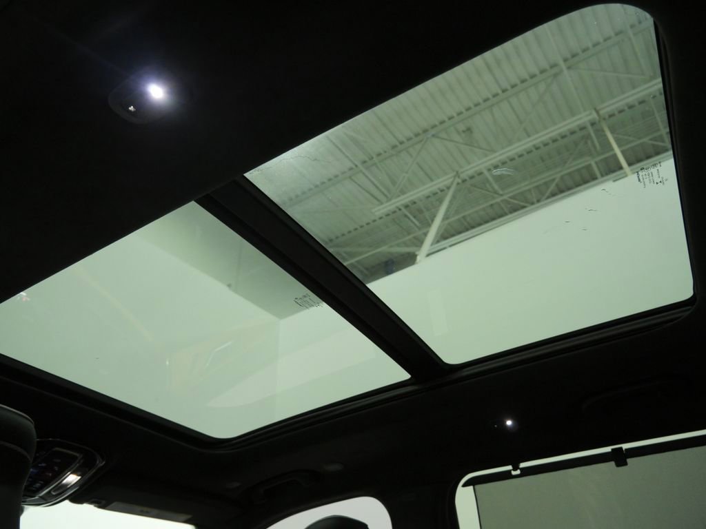 Used 2023 Jeep Grand Cherokee L Summit AWD/4WD image 4