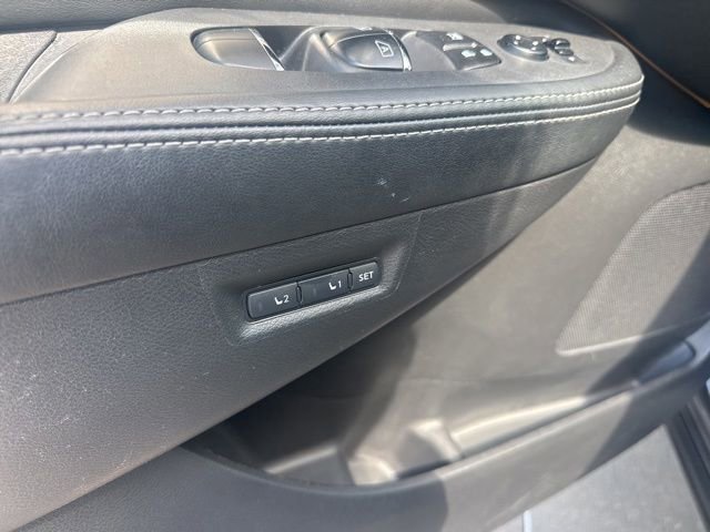 Used 2017 Nissan Murano Platinum w/ Platinum Technology Package FWD image 11