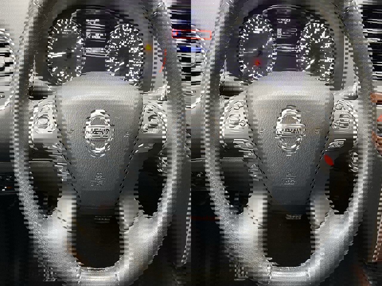 Used 2019 Nissan Pathfinder Platinum image 16