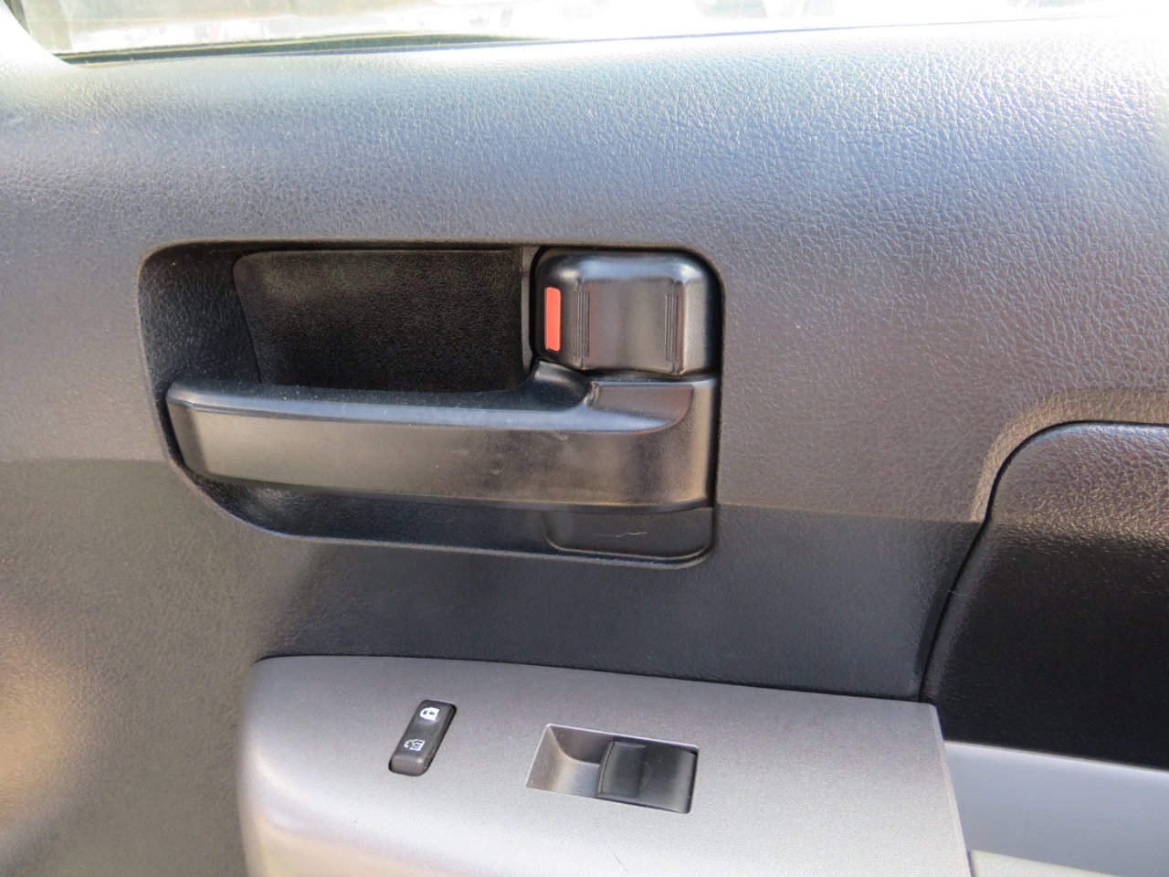 Used 2011 Toyota Tundra 4x4 Double Cab w/ Tow Pkg image 21