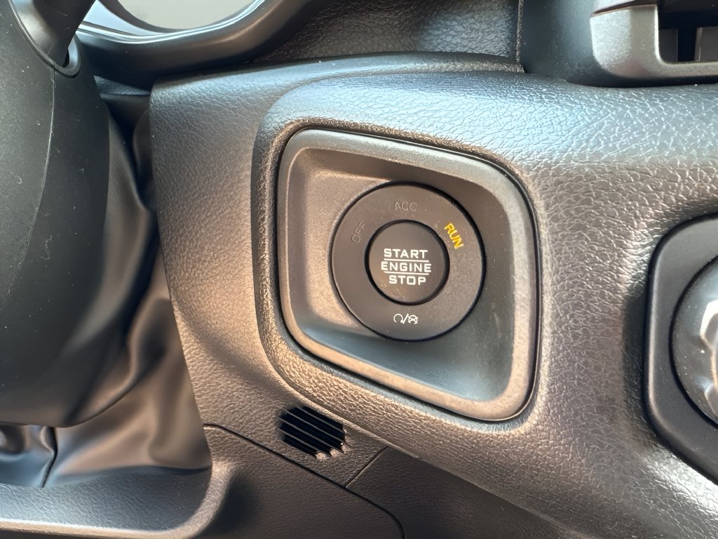 Used 2025 Jeep Wrangler Sport AWD/4WD image 20