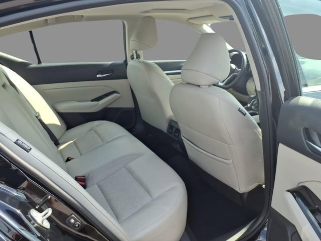 Used 2024 Nissan Altima 2.5 SL image 11