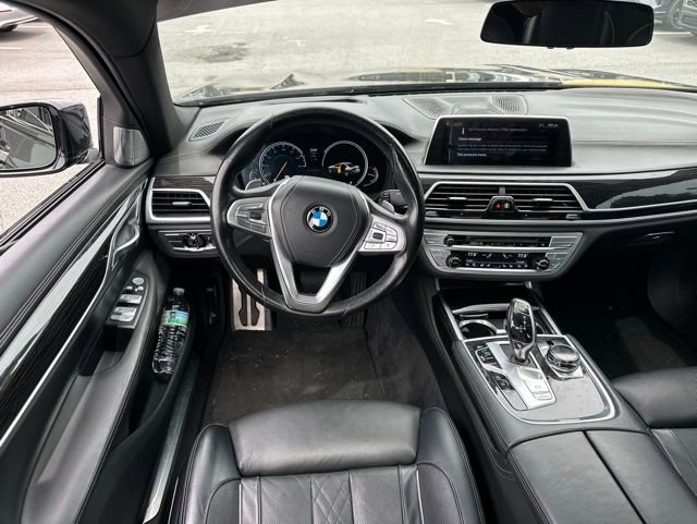 Used 2017 BMW 750i RWD image 20