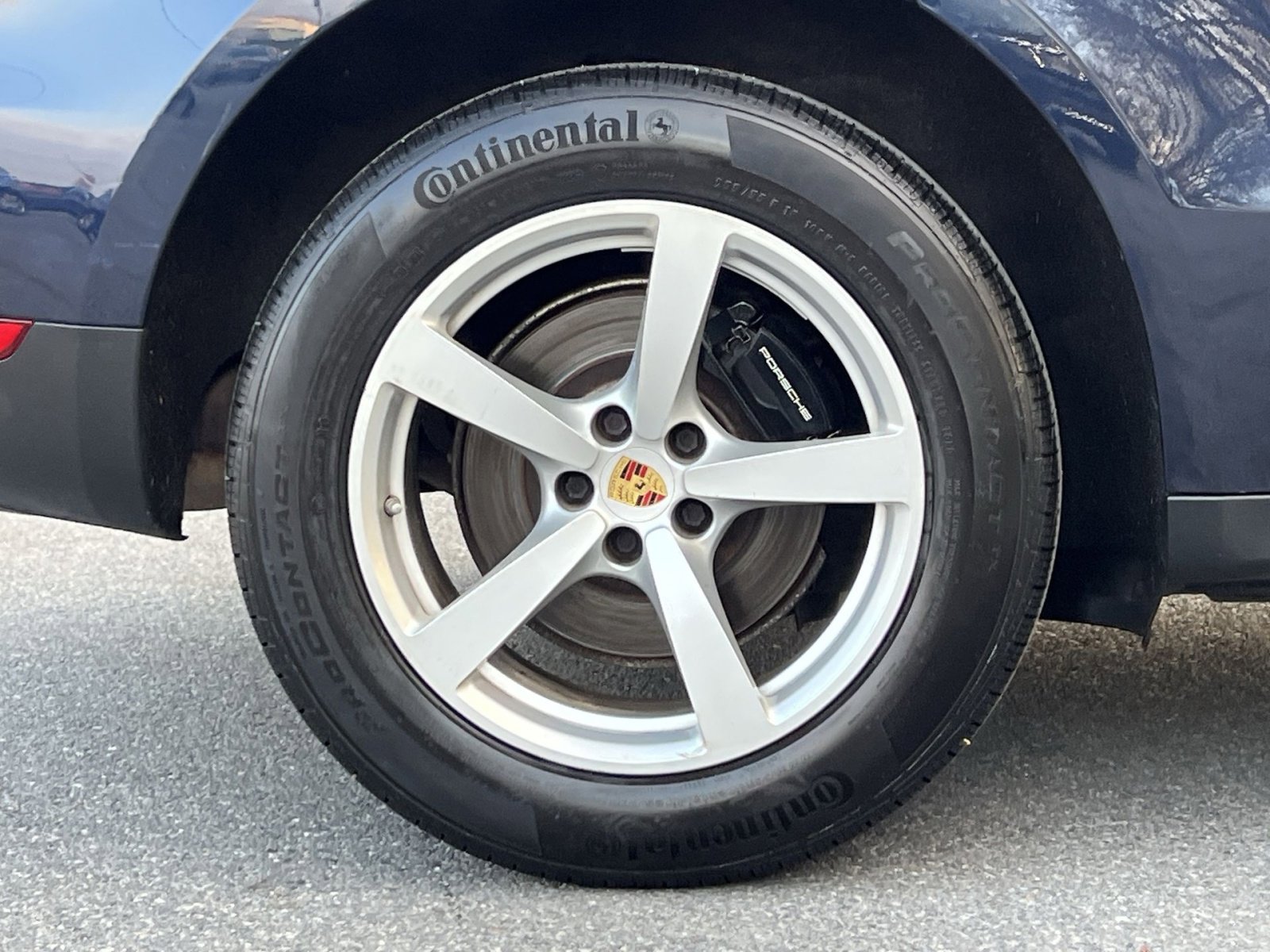 Used 2021 Porsche Macan w/ Premium Package AWD/4WD image 10