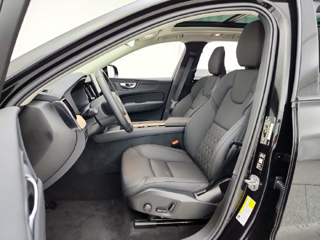 Certified 2026 Volvo XC60 B5 Plus AWD/4WD image 21