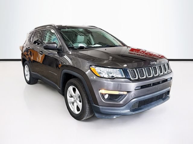 Used 2019 Jeep Compass Latitude w/ Popular Equipment Group FWD image 3