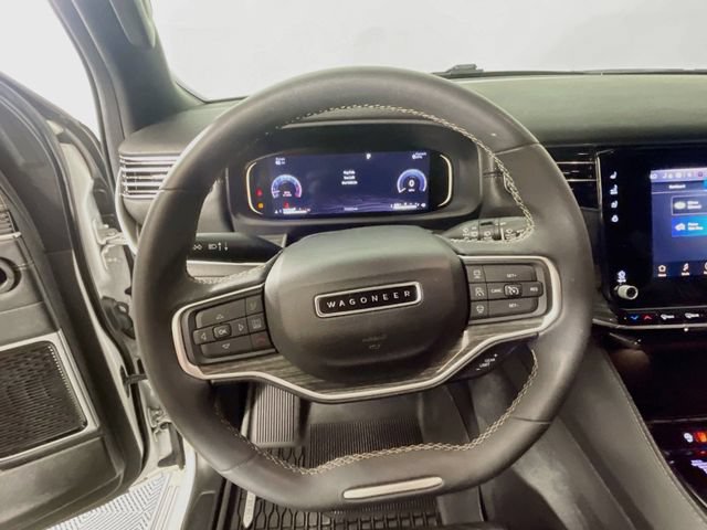 Used 2022 Jeep Wagoneer Series III w/ Premium Group I AWD/4WD image 12