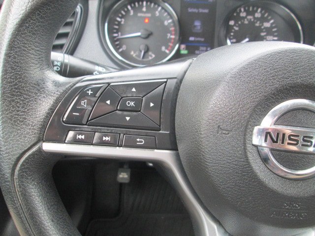Used 2018 Nissan Rogue S AWD/4WD image 18