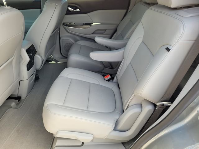 Used 2023 GMC Acadia SLT w/ Preferred Package image 23