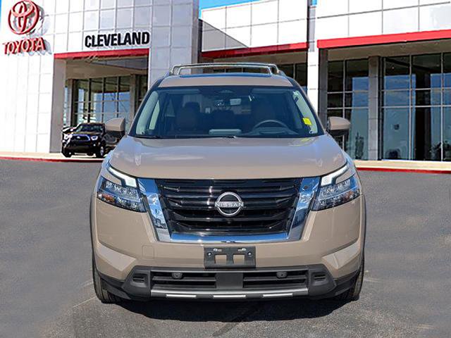 Used 2024 Nissan Pathfinder Platinum w/ Cargo Package image 3