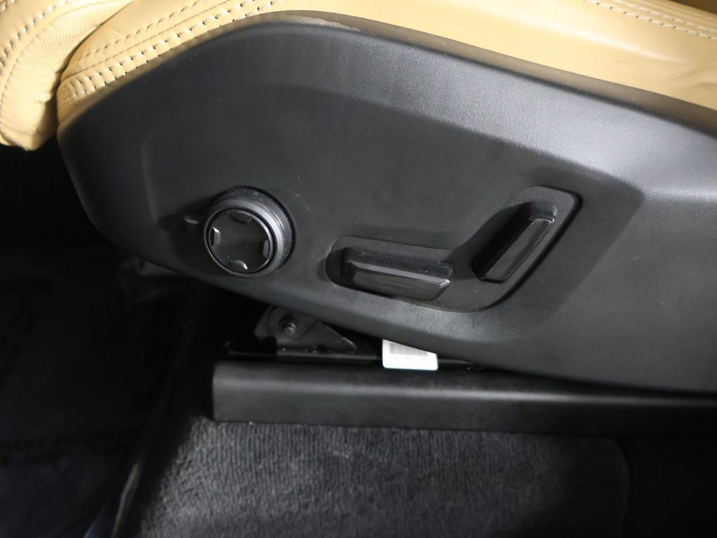 Used 2024 Volvo XC90 B6 Ultimate w/ Protection Package Premier image 37